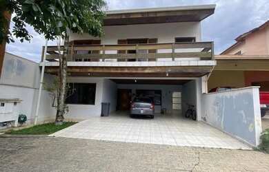 Imagem: A casa em condomínio possui 3 Dormitórios, 5 Banheiros, 4