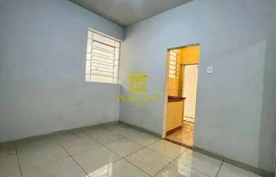 Imagem: O apartamento possui 3 Dormitórios, 1 Banheiro, 1 Vaga na garagem