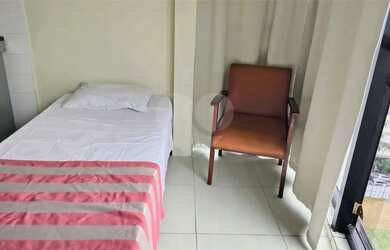 Imagem: O studio possui 1 Dormitório, 1 Banheiro, 1 Vaga na garagem