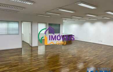 Imagem: O depósito possui 2 Vagas na garagem e 170m² de Área e está