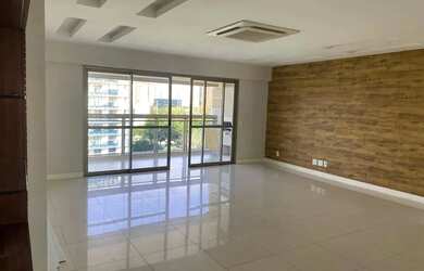 Imagem: O apartamento possui 4 Dormitórios, 5 Banheiros, 3 Vagas na