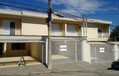 Imagem: A casa possui 3 Dormitórios, 4 Banheiros, 4 Vagas na garagem