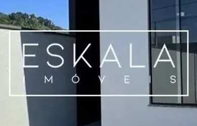 Imagem: A casa à venda possui 2 Dormitórios, 1 Banheiro, 1 Vaga na