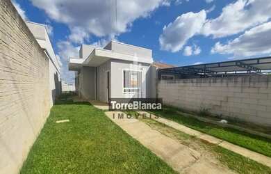 Imagem: A casa possui 2 Dormitórios, 1 Banheiro, 3 Vagas na garagem