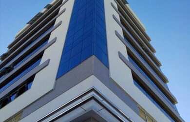 Imagem: O depósito possui 2 Vagas na garagem, 178m² de Área e está