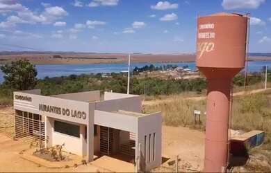 Imagem: O terreno possui 683m² de Área e está localizado em Centro