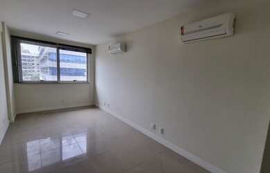 Imagem: O depósito possui 1 Vaga na garagem, 23m² de Área e está