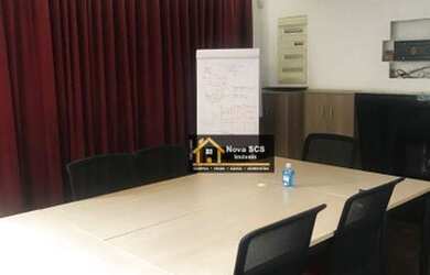 Imagem: O depósito possui 2 Vagas na garagem, 220m² de Área e está