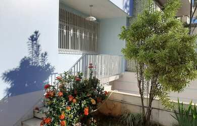 Imagem: O apartamento possui 3 Dormitórios, 3 Banheiros e 198m² de