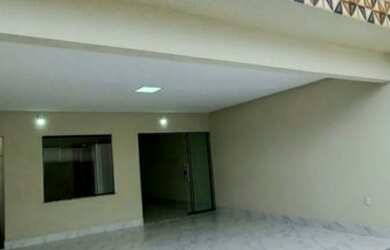 Imagem: A casa possui 1 Dormitório, 2 Banheiros, 1 Vaga na garagem