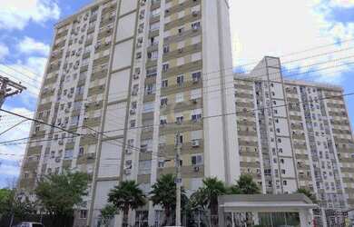 Imagem: O apartamento possui 4 Dormitórios, 1 Banheiro, 1 Vaga na garagem