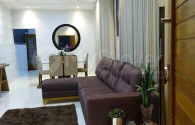 Imagem: A casa possui 3 Dormitórios, 2 Banheiros, 330m² de Área e