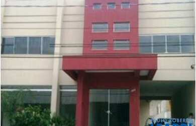 Imagem: O depósito possui 5 Vagas na garagem, 610m² de Área e está