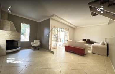 Imagem: A casa em condomínio possui 4 Dormitórios, 5 Banheiros, 4