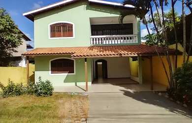 Imagem: A casa em condomínio possui 4 Dormitórios, 4 Banheiros, 5