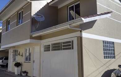 Imagem: A casa possui 3 Dormitórios, 1 Banheiro, 1 Vaga na garagem