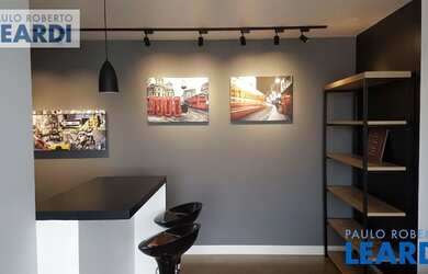 Imagem: O apartamento possui 2 Dormitórios, 1 Banheiro, 2 Vagas na