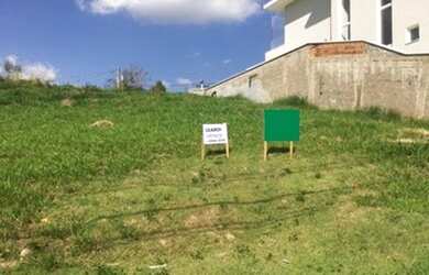 Imagem: O terreno possui 300m² de Área e está localizado em Pinheiro