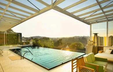 Imagem: A casa em condomínio possui 5 Dormitórios, 5 Banheiros, 5