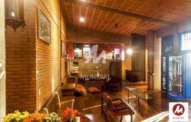 Imagem: O depósito possui 2 Vagas na garagem, 370m² de Área e está