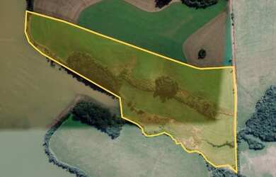 Imagem: O terreno possui 224000m² de Área e está localizado em Nicolau