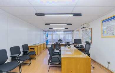 Imagem: O depósito possui 115m² de Área e está localizado em Centro