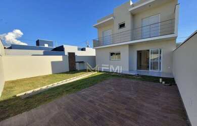 Imagem: A casa em condomínio possui 3 Dormitórios, 1 Banheiro, 4 Vagas