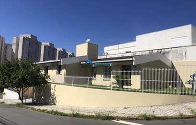 Imagem: A casa possui 3 Dormitórios, 3 Banheiros, 100m² de Área e