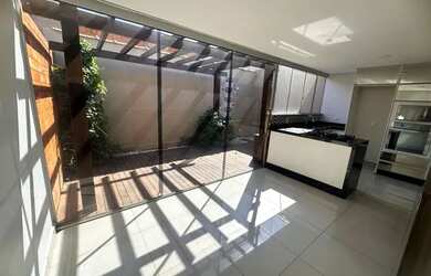 Imagem: A casa em condomínio possui 2 Dormitórios, 2 Banheiros, 2