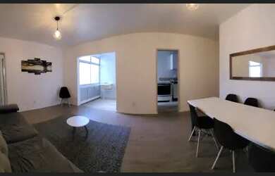 Imagem: O apartamento possui 3 Dormitórios, 1 Banheiro, 1 Vaga na garagem