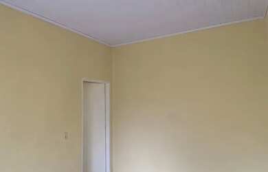 Imagem: O apartamento possui 1 Dormitório, 1 Banheiro, 1 Vaga na garagem