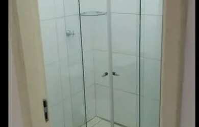 Imagem: A casa em condomínio possui 3 Dormitórios, 1 Banheiro, 2 Vagas