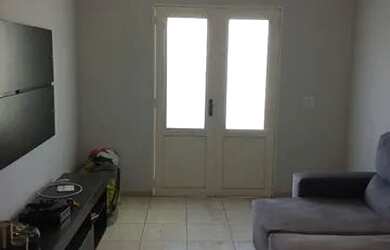 Imagem: A casa em condomínio possui 2 Dormitórios, 2 Banheiros, 2