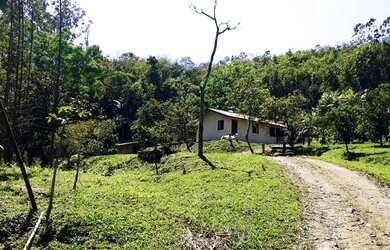 Imagem: A chácara possui 70m² de Área e está localizado em Massaranduba