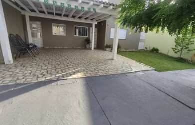 Imagem: A casa em condomínio possui 3 Dormitórios, 2 Banheiros, 2