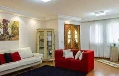 Imagem: A casa possui 3 Dormitórios, 4 Banheiros, 5 Vagas na garagem