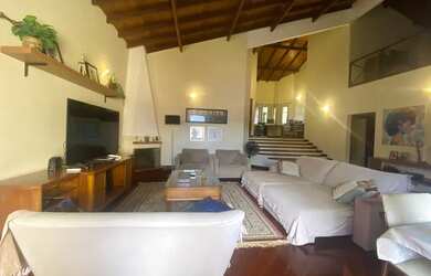 Imagem: A casa em condomínio possui 3 Dormitórios, 5 Banheiros, 4