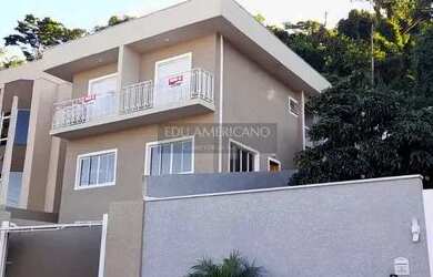 Imagem: A casa à venda possui 3 Dormitórios, 3 Banheiros, 2 Vagas