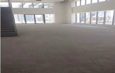 Imagem: O depósito possui 5 Vagas na garagem, 636m² de Área e está