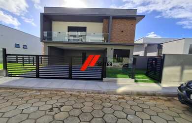 Imagem: A casa em condomínio possui 3 Dormitórios, 5 Banheiros, 4