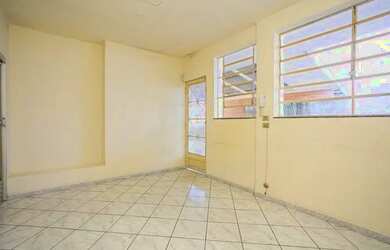 Imagem 8: CASA com 3 dormitórios à venda por R$ 649.000,00 no bairro Guabirotuba...