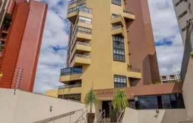 Imagem: O apartamento possui 3 Dormitórios, 1 Banheiro, 3 Vagas na