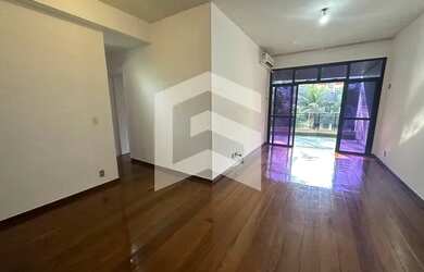 Imagem: A casa possui 2 Dormitórios, 3 Banheiros, 2 Vagas na garagem