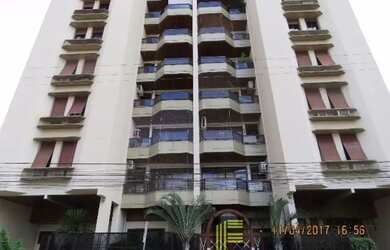 Imagem: O apartamento possui 4 Dormitórios, 1 Banheiro, 1 Vaga na garagem