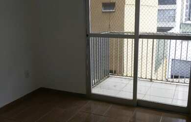 Imagem: O apartamento possui 3 Dormitórios, 1 Banheiro, 1 Vaga na garagem