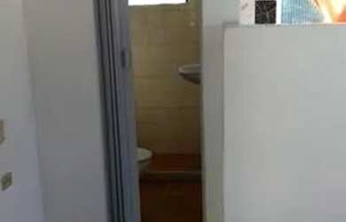 Imagem: O quarto e está localizado em Jardim Carioca, Rio de Janeiro