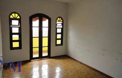 Imagem: A casa à venda possui 3 Dormitórios, 2 Banheiros, 2 Vagas