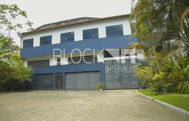 Imagem: O depósito possui 1400m² de Área e está localizado em Vargem