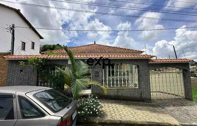 Imagem: A casa à venda possui 3 Dormitórios, 2 Banheiros, 2 Vagas