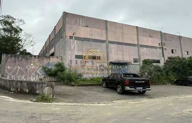 Imagem: O depósito possui 925m² de Área e está localizado em Quinta